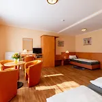 فندق Waldhotel Humboldtsee 3*