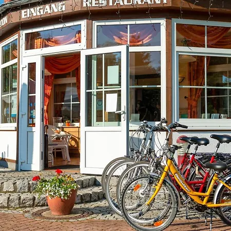 Waldhotel Humboldtsee 3*