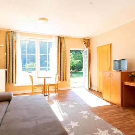 Waldhotel Humboldtsee 3*